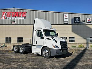 2025 Freightliner Cascadia PE116DC - Day Cab