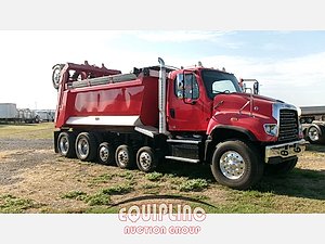 2012 Freightliner 114SD - Dump Truck