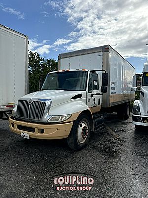 2004 International DuraStar 4300 - Box Truck
