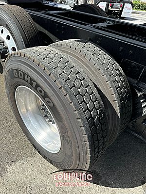 2020 VOLVO TRUCK VNR DUMP