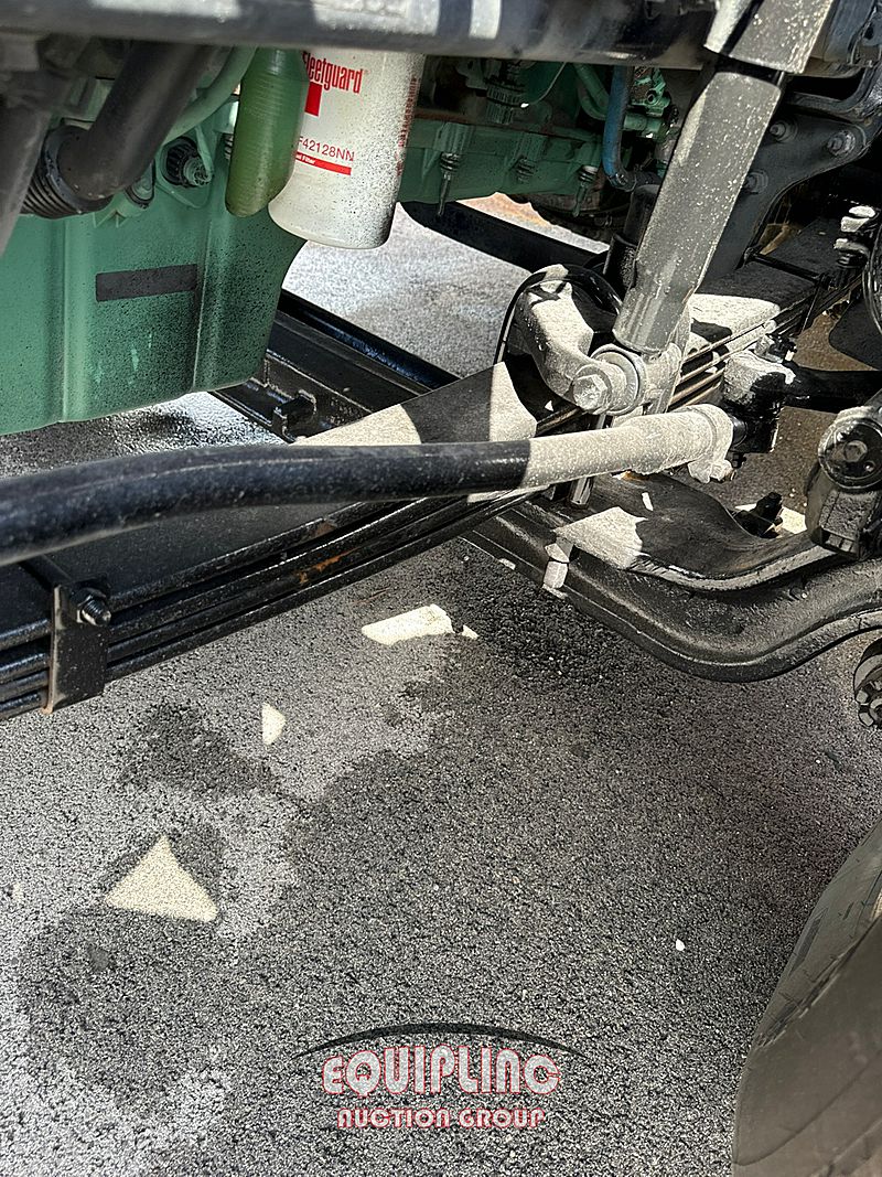 2020 VOLVO TRUCK VNR DUMP