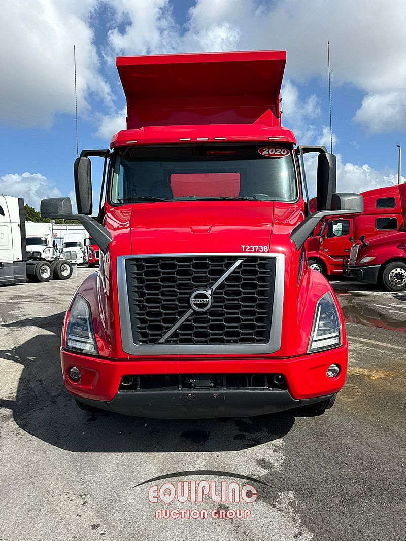 2020 VOLVO TRUCK VNR DUMP