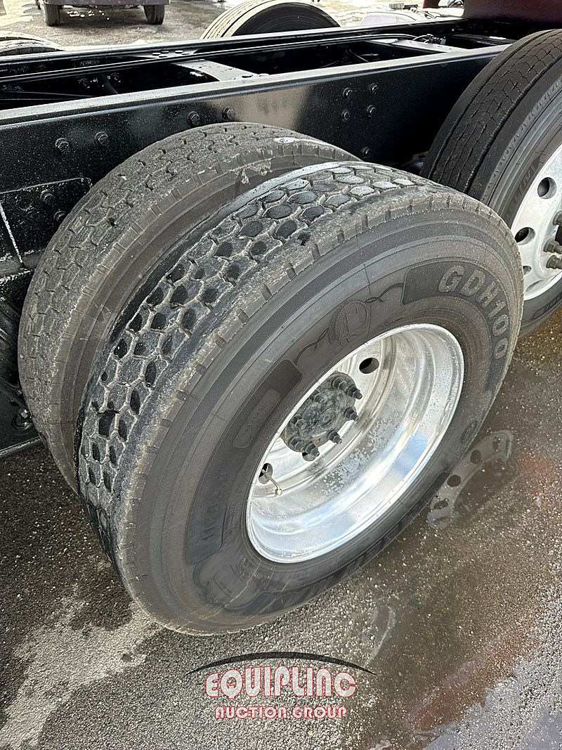 2020 VOLVO TRUCK VNR DUMP