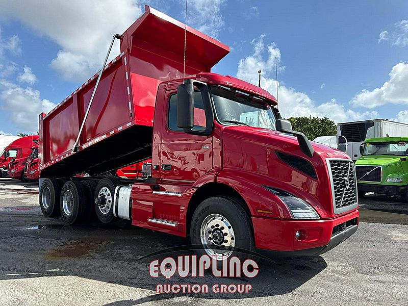 2020 VOLVO TRUCK VNR DUMP