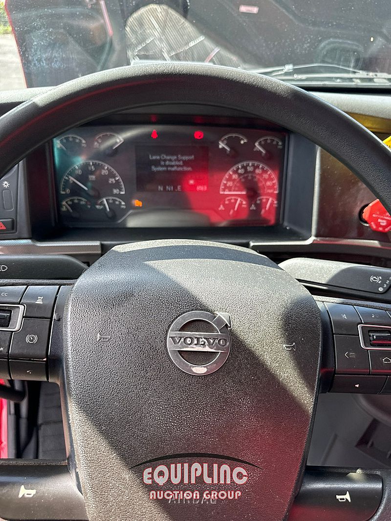 2020 VOLVO TRUCK VNR DUMP