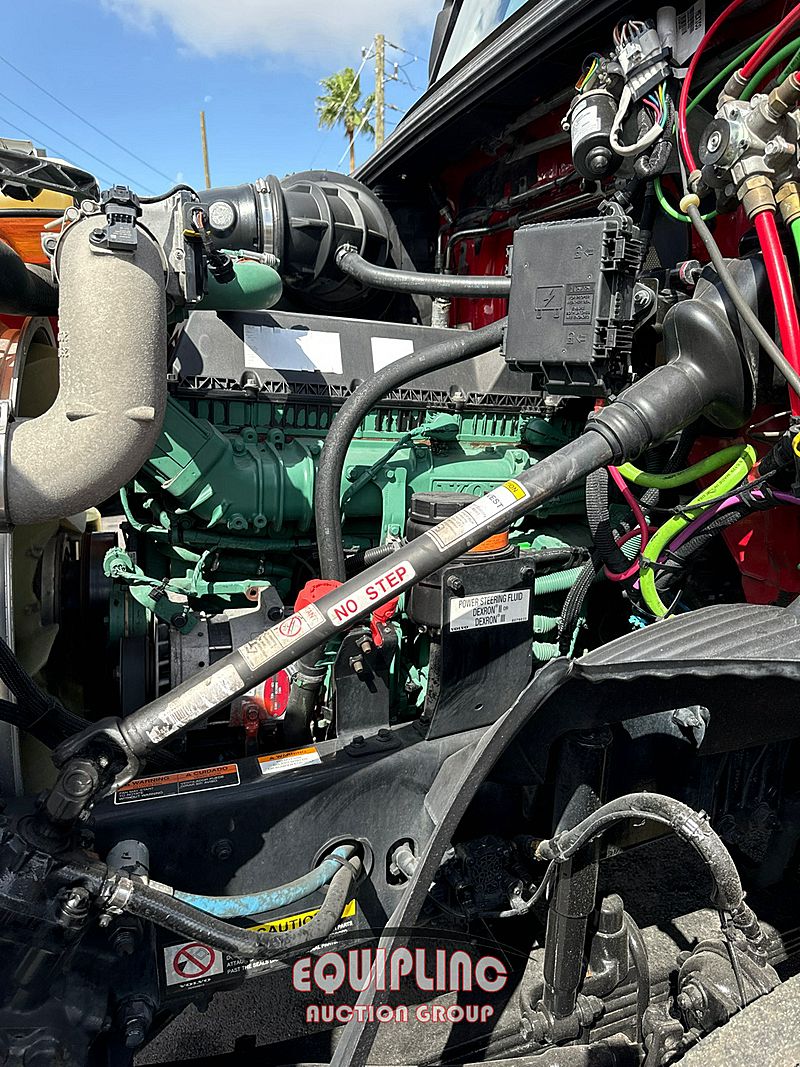 2020 VOLVO TRUCK VNR DUMP