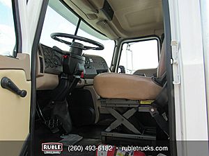 2005 Mack CV713