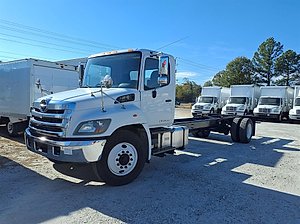 2016 Hino 338 - Dry Van