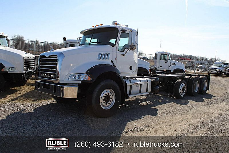 2014 Mack GU813