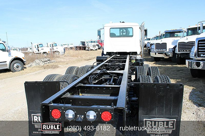 2014 Mack GU813