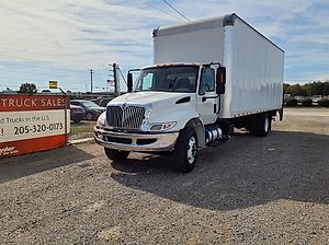 2018 International DuraStar 4300 - Box Van