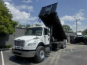 2017 Freightliner M2 106 - Flatbed Dump
