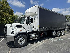 2016 Freightliner 108SD - Curtainside