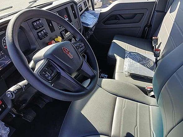 2025 Kenworth T380