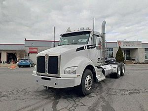 2025 Kenworth T880 - Day Cab