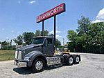 2025 Kenworth T880