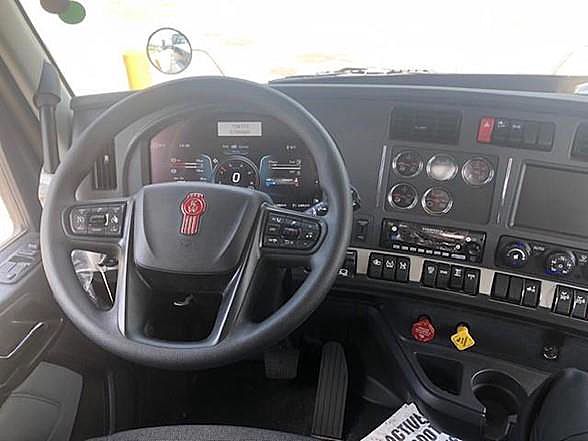 2025 Kenworth T880