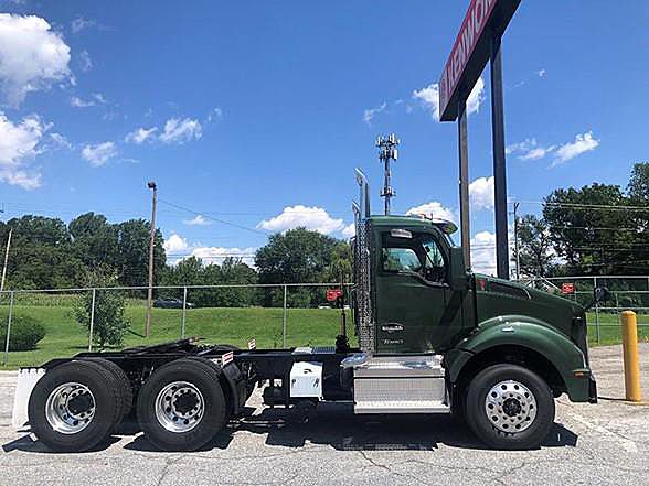 2025 Kenworth T880