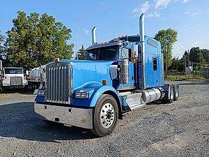 2025 Kenworth W900L