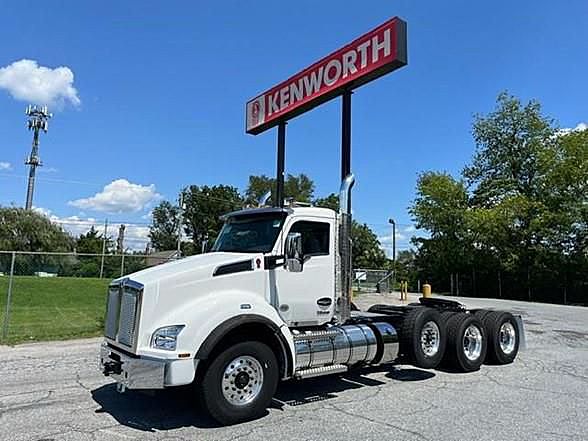 2025 Kenworth T880