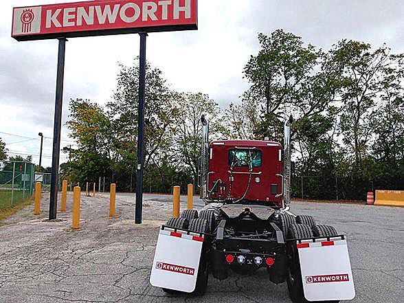 2025 Kenworth T880