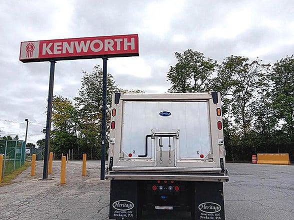 2025 Kenworth T880