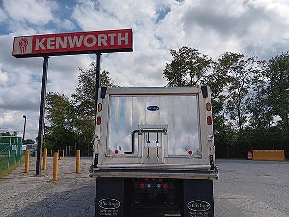 2025 Kenworth T880