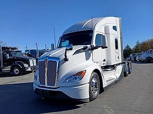 2025 Kenworth T680 - Sleeper Truck
