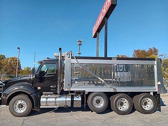 2025 Kenworth T880