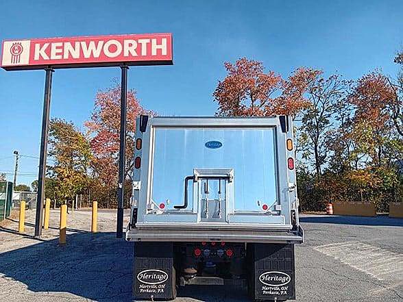 2025 Kenworth T880