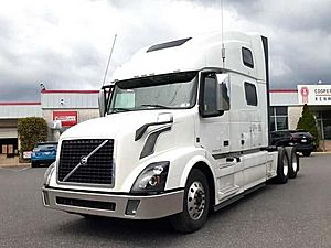 2018 Volvo VNL 780 - Sleeper Truck