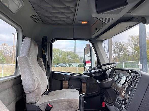 2018 Freightliner 122SD