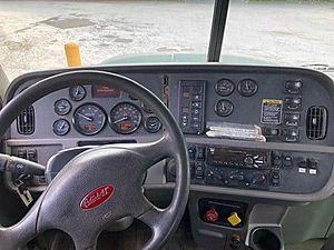 2017 Peterbilt 365