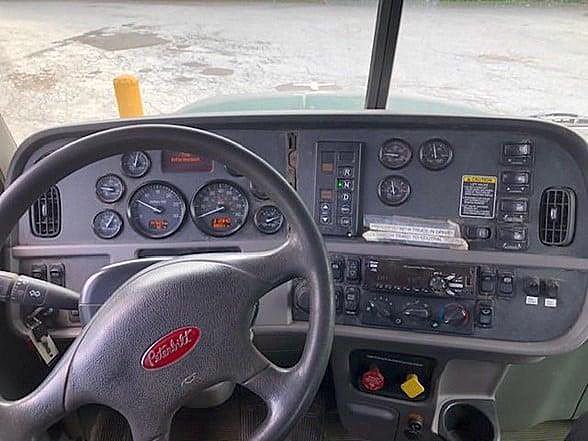 2017 Peterbilt 365