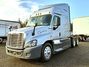 2016 Freightliner Cascadia 125 - Sleeper Truck