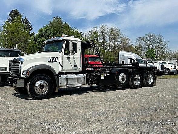 2012 Mack GU713