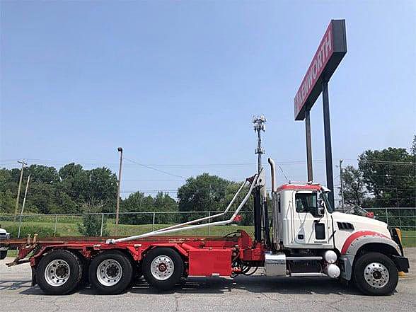 2012 Mack GU713