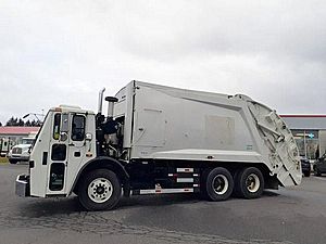 2010 Mack LEU613 - Refuse Truck
