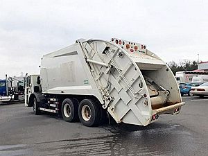 2010 Mack LEU613 - Refuse Truck