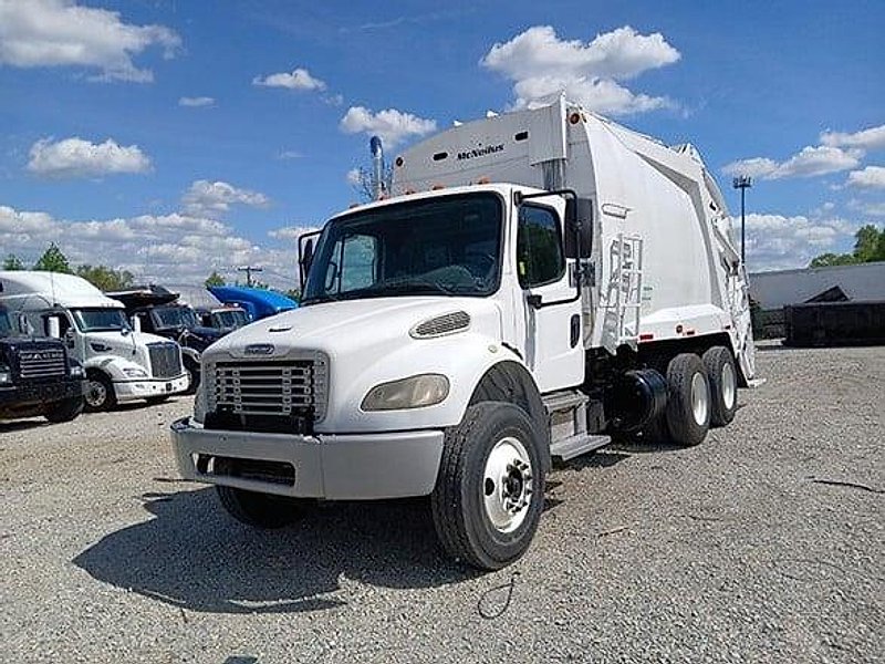 2007 Freightliner M2 106