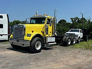 2007 Freightliner FLD120 - Cab & Chassis