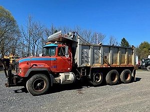 2003 Mack RD688S - Dump Truck