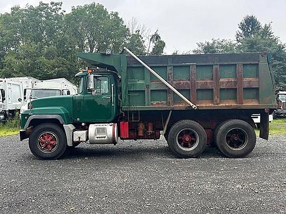 Mackさま専用 2006 MACK CT713 Dump Truck - J.M. Wood Auction Company, Inc.