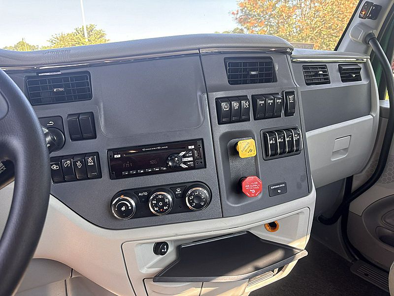 2020 Peterbilt 579