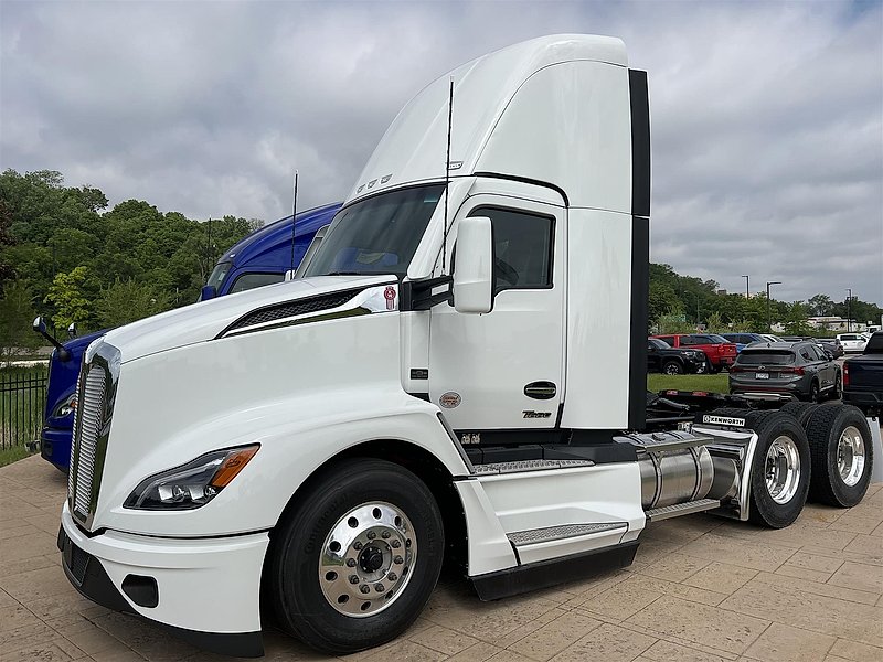 2025 Kenworth T680 For Sale Day Cab SJ126691