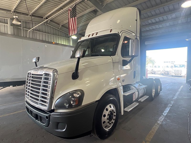 2018 Freightliner CASCADIA 125
