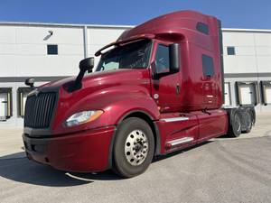 2022 International LT - Sleeper Truck