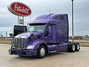2022 Peterbilt 579 - Sleeper Truck