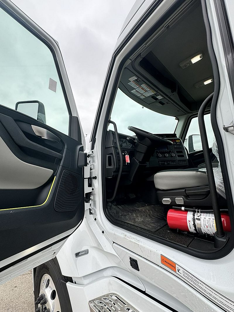 2026 Volvo VNL