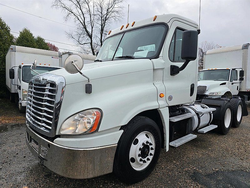 2018 Freightliner CASCADIA 125